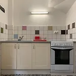 Le Petit Bonheur De La Haute *
