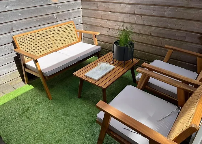 Le Petit Bonheur De La Haute